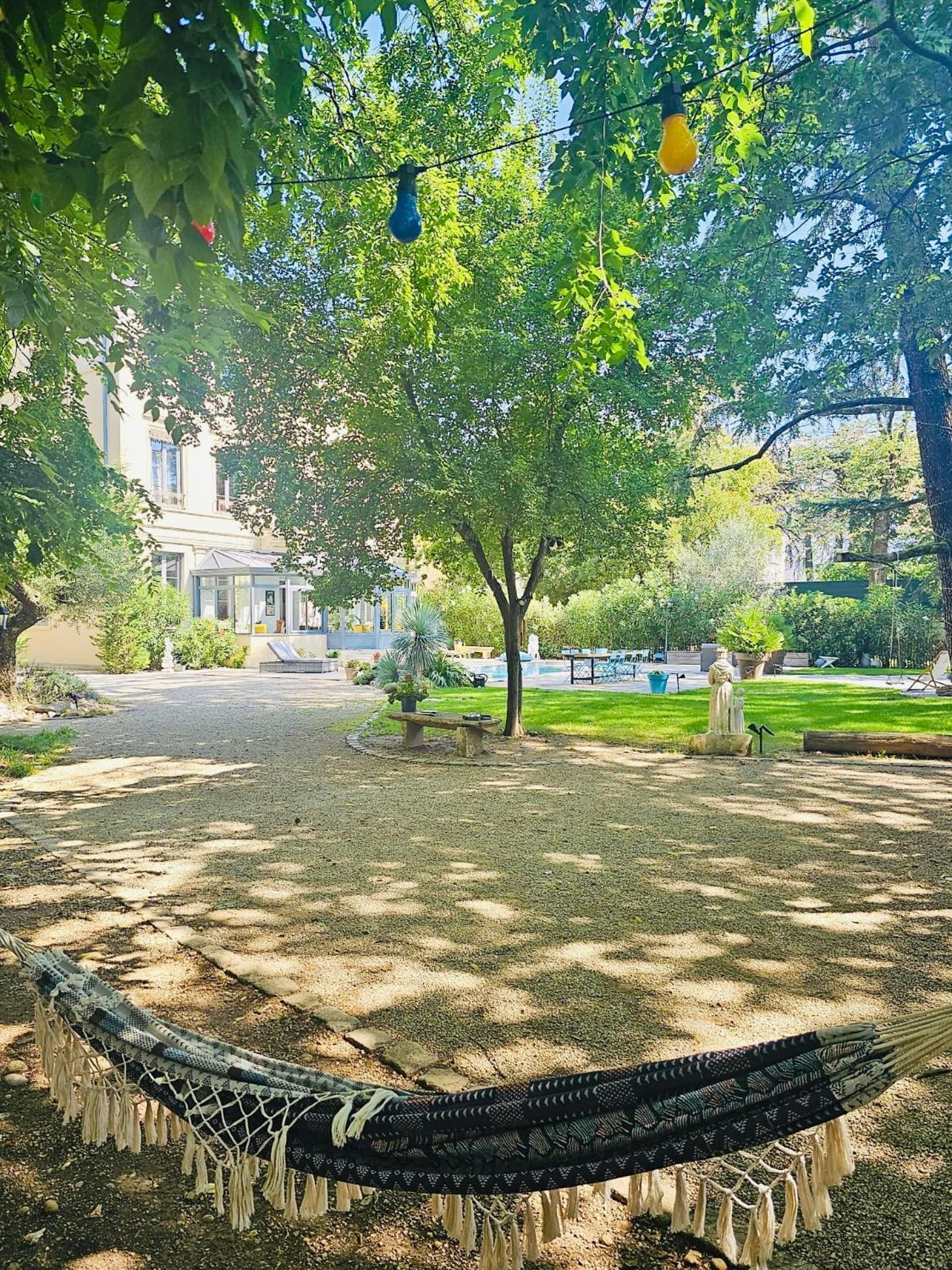 Chateau Grandclement Lyon Villeurbanne Niveau Rdc - Tresor Cache En Ville Avec Vue Piscine Et Parc Ngoại thất bức ảnh