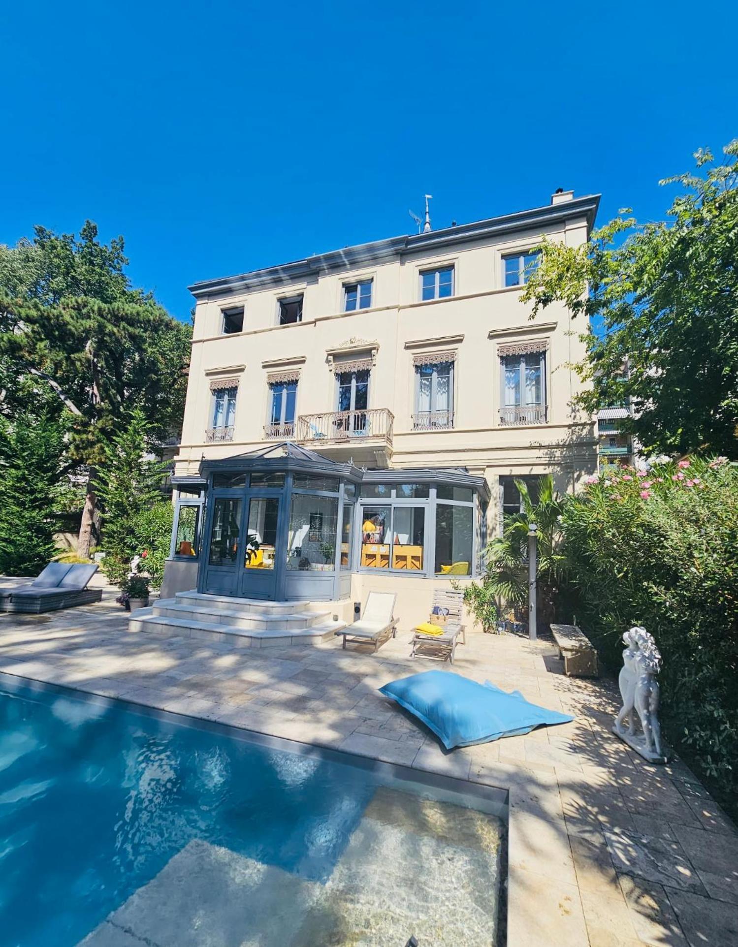 Chateau Grandclement Lyon Villeurbanne Niveau Rdc - Tresor Cache En Ville Avec Vue Piscine Et Parc Ngoại thất bức ảnh
